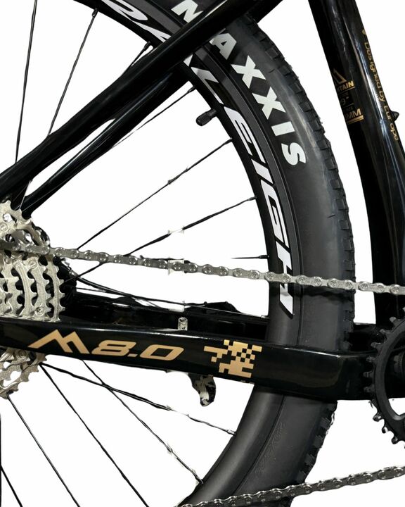 Bicicleta Raleigh Mojave 8.0 - Talle 18" - Negro-Dorado - Cuadro de CARBONO - Frenos a discos Hidraulicos - Monoplato 1x12 - Rodado 29 MTB _ Linea 2026. - Vista 2