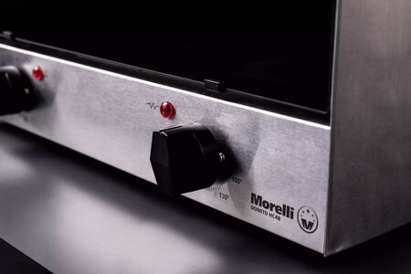 Horno elctrico a conveccin Morelli Dorato