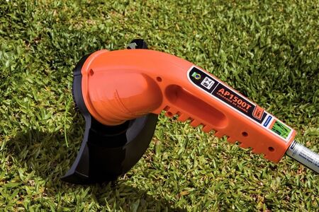 Bordeadora Electrica Tramontina AP1000T con Diametro de Corte de 280 mm 1000 W 220 V