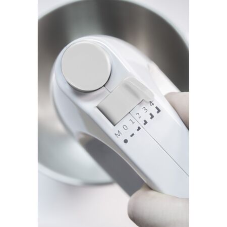 BATIDORA DE MANO PEABODY PE-HMA550 - BLANCA, 300W, 4 VEL, FUNCION TURBO, INC. BATIDOR Y AMASADOR